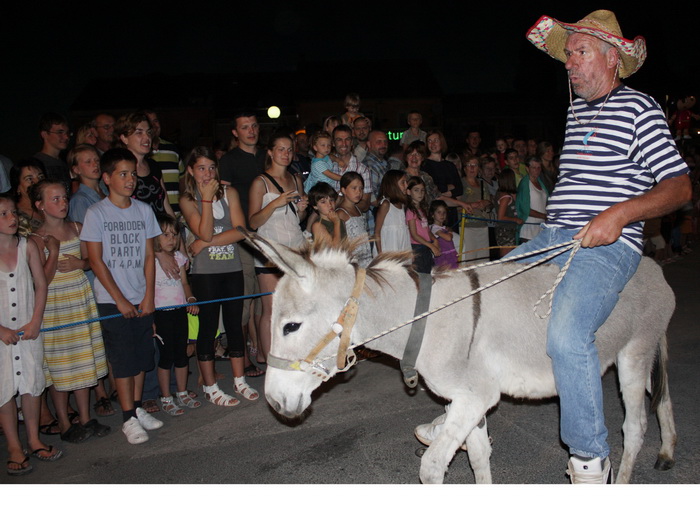 Sukosan: 40. Trka tovarov “Memorijal kenje Vijole” i 6. Noc svicarenja 8. kolovoza 2010. Sukosan: 40. Trka tovarov “Memorijal kenje Vijole” i 6. Noc svicarenja 8. kolovoza 2010.