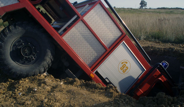 Sabunike: Vatrogasno vozilo u jami