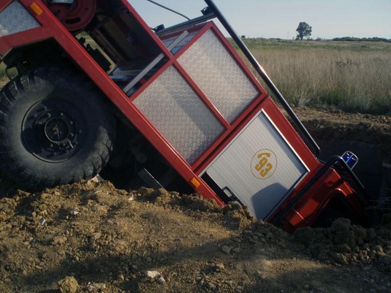 Sabunike: Vatrogasno vozilo u jami