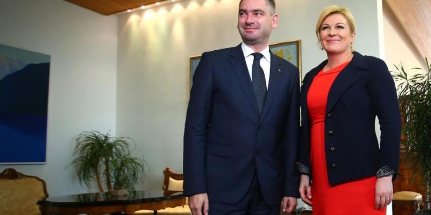 Zagreb – Konzultacije s celnicima parlamentarnih stranak kod predsjednice Kolinde Grabar-Kitarovic. Predsjednik IDS- Boris Miletic, Kolinda Grabar Kitarovic. Photo: Sanjin Strukic/PIXSELL Zagreb – Konzultacije s celnicima parlamentarnih stranak kod predsjednice Kolinde Grabar-Kitarovic. Predsjednik IDS- Boris Miletic, Kolinda Grabar Kitarovic. Photo: Sanjin Strukic/PIXSELL