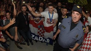 Zadrani na Forumu priredili spektakularan doček za svoje Vatrene Zadrani na Forumu priredili spektakularan doček za svoje Vatrene