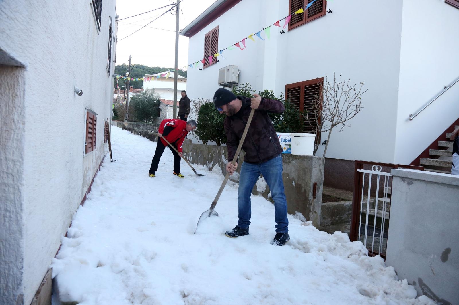 Skijaški spektakl u Velom Ižu: Pripreme za utrku “Iška kraljica”