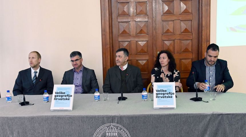 Predstavljena knjiga “Fizička geografija Hrvatske” urednika Damira Magaša Predstavljena knjiga “Fizička geografija Hrvatske” urednika Damira Magaša