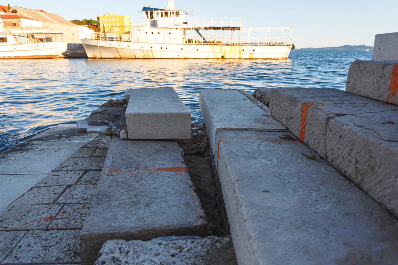 Dio zadarske rive urušio se nakon tijekom subotnjeg nevremena