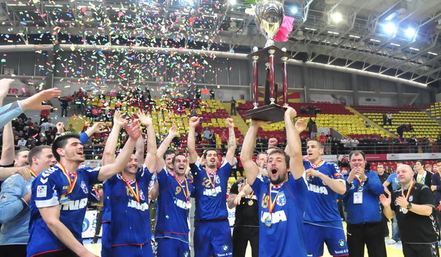 Skoplje, 140413.Rukometni klub Zagreb Croatia osiguranje je pobijedio Vardar i postao prvak SEHA lige.Na fotografiji: slavlje igraca.Foto: Maja Zlatevska / CROPIX