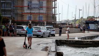 Nasukana jedrilica na Trpimirovoj obali Nasukana jedrilica na Trpimirovoj obali