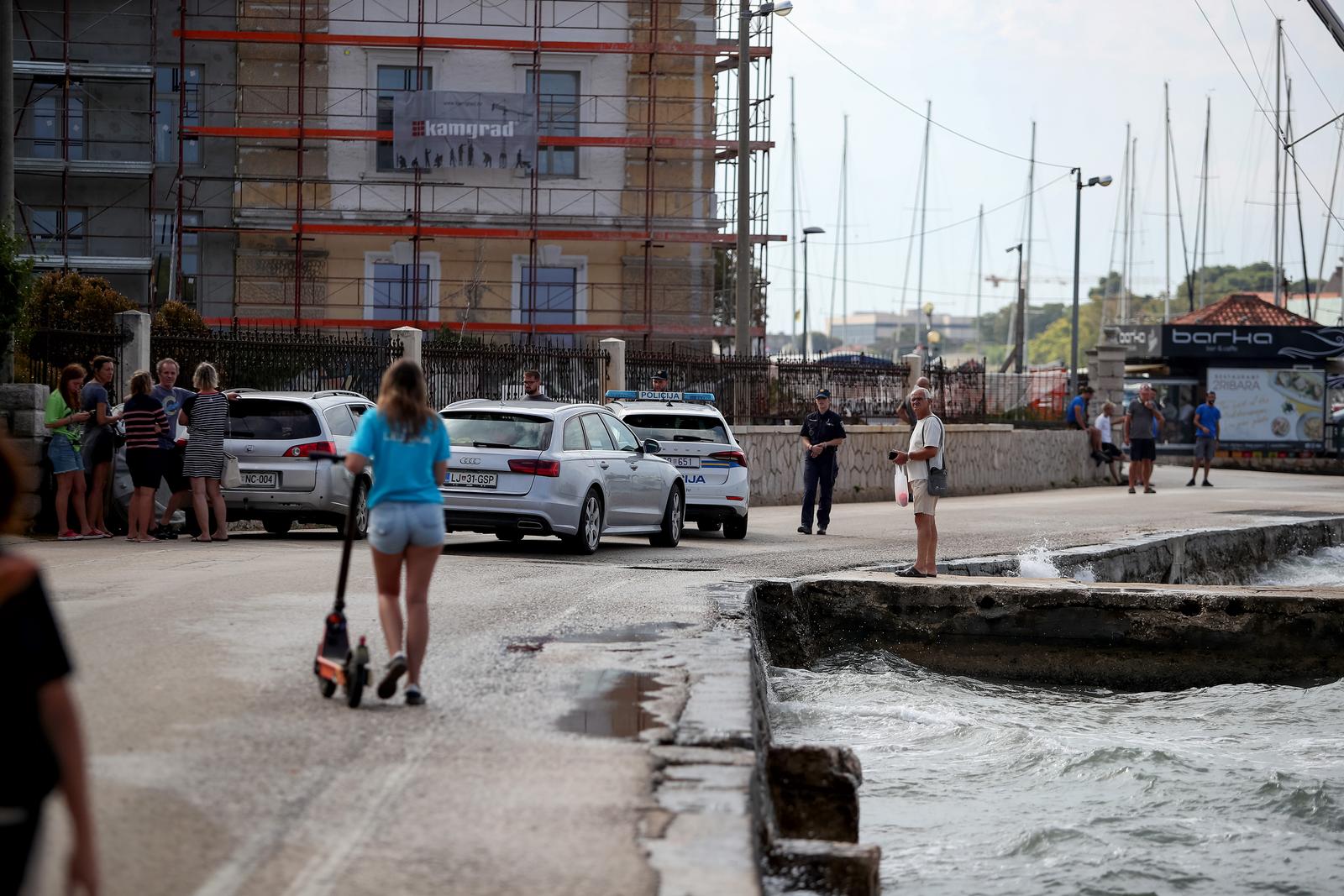Nasukana jedrilica na Trpimirovoj obali Nasukana jedrilica na Trpimirovoj obali