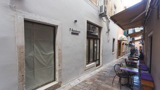 Zatvorene butige i poluprazan zadarski Poluotok Zatvorene butige i poluprazan zadarski Poluotok