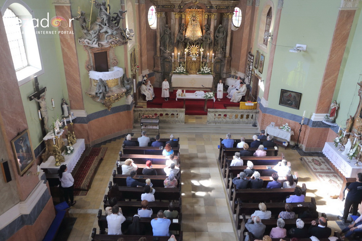 Bibinjci gradišćanskim Hrvatima darovali 1.82 metara visok kip sv. Roka Bibinjci gradišćanskim Hrvatima darovali 1.82 metara visok kip sv. Roka