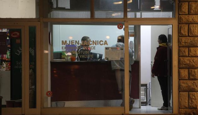 27.03.2014., Zadar – Naoruzani razbojnik s podrucja Obrovca opljackao je mjenjacnicu u Zrinsko Frankopanskoj ulici zadarskoj cetvrti Relja. Photo: Filip Brala/PIXSELL