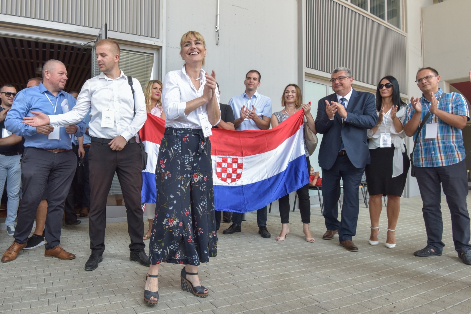 Bruna Esih u Zadru izabrana za predsjednicu Neovisnih za Hrvatsku Bruna Esih u Zadru izabrana za predsjednicu Neovisnih za Hrvatsku