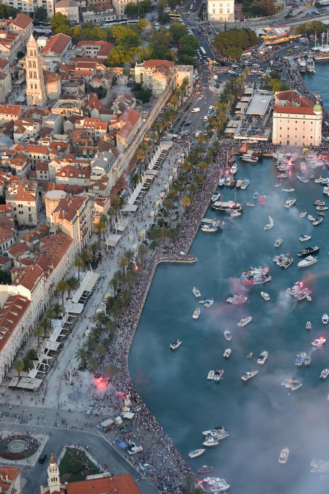 Splićani ispratili Olivera na posljednju plovidbu – fotografije iz zraka