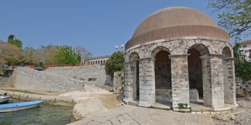 Pri kraju su radovi na obnovi prilaza fontani na Karmi. Pri kraju su radovi na obnovi prilaza fontani na Karmi.