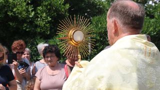 Tradicionalna procesija Tijelova ulicama Vira Tradicionalna procesija Tijelova ulicama Vira