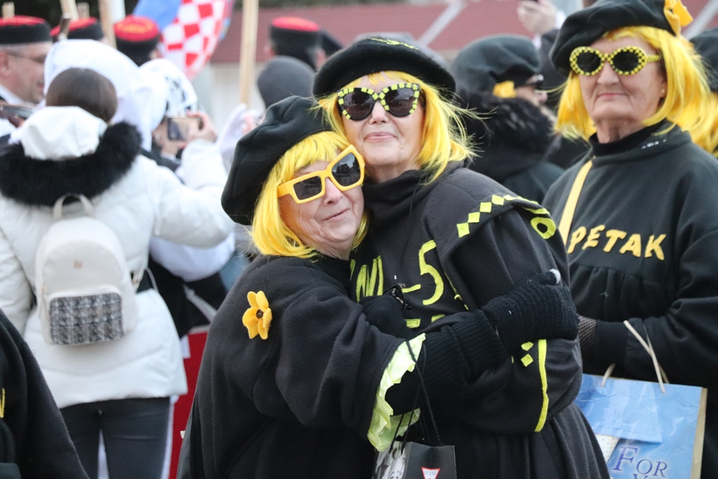 Virske maškare: Karnevalska povorka i Trio Gušt