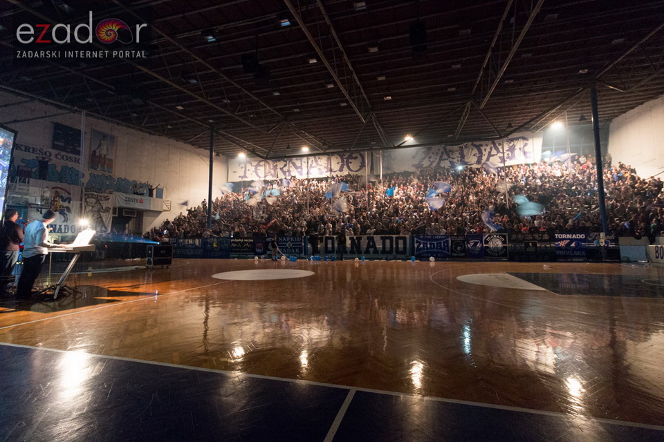 Humanitarno gledanje utakmice Zadar-Cibona u Jazinama Humanitarno gledanje utakmice Zadar-Cibona u Jazinama