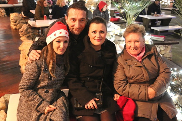 Virani 2016. godinu dočekali uz Lidiju Bačić, Leteći odred i spektakularan vatromet Virani 2016. godinu dočekali uz Lidiju Bačić, Leteći odred i spektakularan vatromet