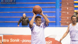 Fešta u povodu 80. rođendana Pina Giergie: Vetarani KK Zadar – Veterani KK Olimpija Fešta u povodu 80. rođendana Pina Giergie: Vetarani KK Zadar – Veterani KK Olimpija