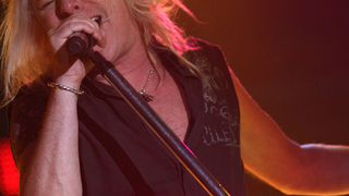 Slavonski Brod, 090509.
I druge veceri na Mega bikers susretima okupilo se oko 20 000 posjetitelja na plazi Poloj uz Savu. Zvjezde veceri bili su kultni britanski band Uriah Heep. Osim njih nastupili su Van Gogh, Opca opasnost, Hard time, trio ZZ Top, Off Slavonski Brod, 090509.
I druge veceri na Mega bikers susretima okupilo se oko 20 000 posjetitelja na plazi Poloj uz Savu. Zvjezde veceri bili su kultni britanski band Uriah Heep. Osim njih nastupili su Van Gogh, Opca opasnost, Hard time, trio ZZ Top, Off