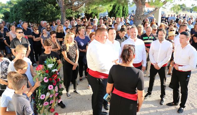 Vir se u tuzi, ljubavi i poštovanju oprostio od Mate Radovića