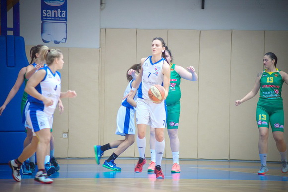 A-1 liga, 4. kolo: ŽKK Zadar – ŽKK Pula 78-40. Lucija Štrmelj i Ana Vrsaljko. Foto: Iva Perinčić A-1 liga, 4. kolo: ŽKK Zadar – ŽKK Pula 78-40. Lucija Štrmelj i Ana Vrsaljko. Foto: Iva Perinčić