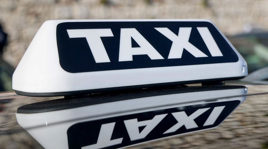 Taksisti prosvjeduju u Zadru