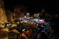 Tajči na Trgu Petra Zoranića