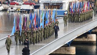 Paljenjem svijeća i polaganjem vijenaca, te mimohodom postrojbi započelo svečano obilježavanje 23. obljetnice VRO Maslenica. Foto. Dino Stanin/PIXSELL Paljenjem svijeća i polaganjem vijenaca, te mimohodom postrojbi započelo svečano obilježavanje 23. obljetnice VRO Maslenica. Foto. Dino Stanin/PIXSELL