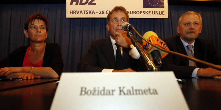 Zadar, 080811.
Javna tribina u clubu Arsenal o Hrvatskoj kao 28-oj clanici EU, u organizaciji zadarskog HDZ-a – govore ministri Davor Bozinovic i Martina Dalic. Na tribini su bili i ministar Bozidar Kalmeta, Vladimir Seks te mnogobrojni saborski zastupnic Zadar, 080811.
Javna tribina u clubu Arsenal o Hrvatskoj kao 28-oj clanici EU, u organizaciji zadarskog HDZ-a – govore ministri Davor Bozinovic i Martina Dalic. Na tribini su bili i ministar Bozidar Kalmeta, Vladimir Seks te mnogobrojni saborski zastupnic