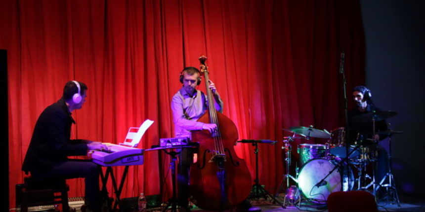 A.J. Jazz trio nastupio u HNK Zadar 25. travnja 2016. A.J. Jazz trio nastupio u HNK Zadar 25. travnja 2016.