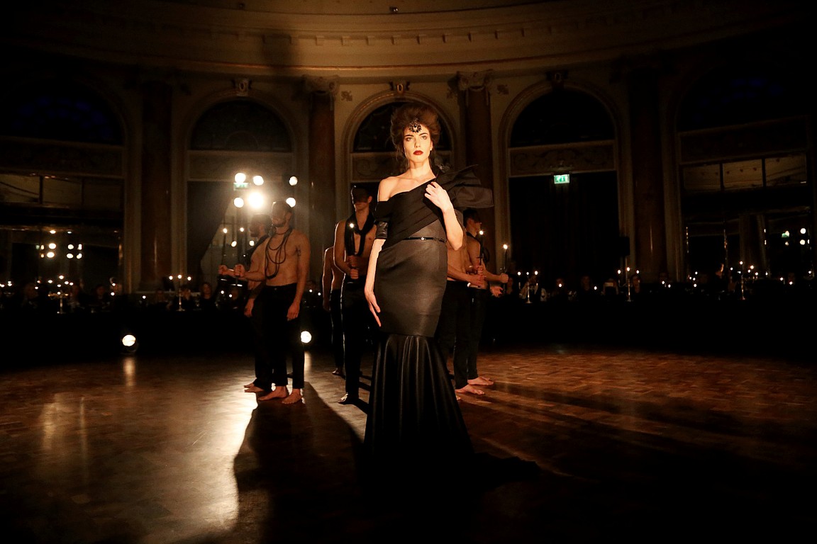 Modni spektakl Hippy Gardena