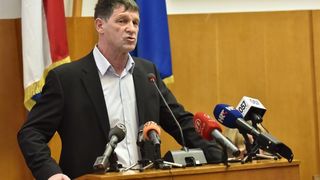 Zadar – Sjednica Gradskog vijeca Grada Zadra. Gradonacelnik Bozidar Kalmeta i zamjenik Zvonimir Vrancic. Reno Sinovcic. Joso Nekic. Danijel Kasap.Photo: Dino Stanin/PIXSELL