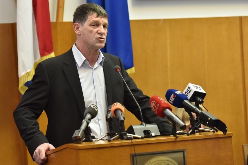 Zadar – Sjednica Gradskog vijeca Grada Zadra. Gradonacelnik Bozidar Kalmeta i zamjenik Zvonimir Vrancic. Reno Sinovcic. Joso Nekic. Danijel Kasap.Photo: Dino Stanin/PIXSELL