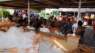 Odbojkaški turnir i pjena party u Bibnjama, foto: Leo Banić