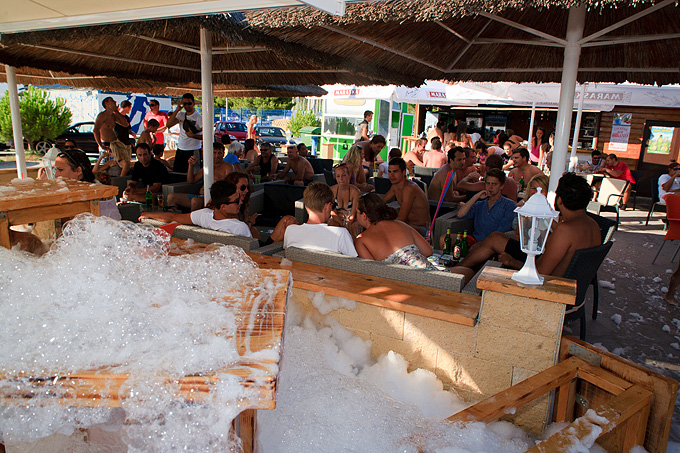 Odbojkaški turnir i pjena party u Bibnjama, foto: Leo Banić