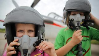 Štićenici humanitarne udruge “Jak kao Jakov” u posjeti zračnoj bazi Zemunik, Foto: Filip Brala/PIXSELL Štićenici humanitarne udruge “Jak kao Jakov” u posjeti zračnoj bazi Zemunik, Foto: Filip Brala/PIXSELL