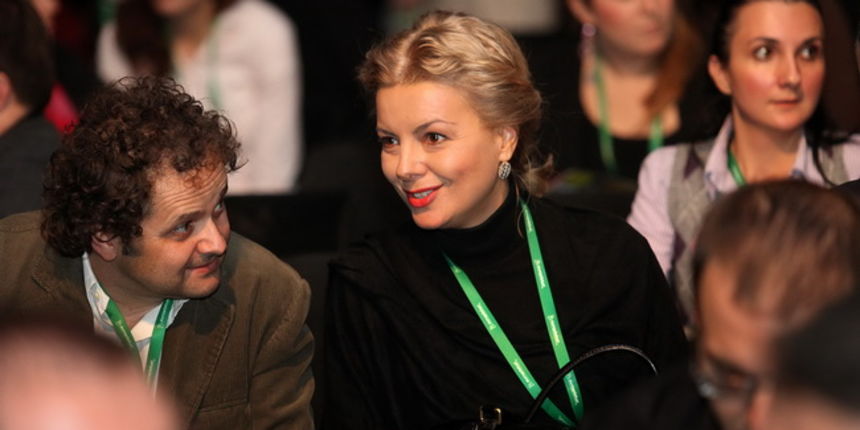 Zagreb, 031209.
Predavanje Amerikanca Davida Plouffea ‘The art of possible’ u Hypo centru, koji je postao poznat kao covjek koji je vodio i smislio predizbornu kampanju Baracka Obame. Na slici: novinarka Mirjana Hrga.
Foto: Igor Sambolec / CROPIX Zagreb, 031209.
Predavanje Amerikanca Davida Plouffea ‘The art of possible’ u Hypo centru, koji je postao poznat kao covjek koji je vodio i smislio predizbornu kampanju Baracka Obame. Na slici: novinarka Mirjana Hrga.
Foto: Igor Sambolec / CROPIX