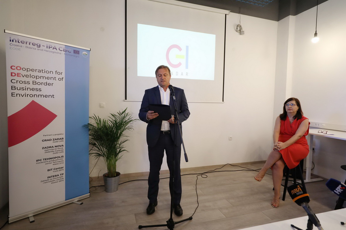 Otvoren CODE hub coworking prostor u Studentskom domu Sveučilišta u Zadru Otvoren CODE hub coworking prostor u Studentskom domu Sveučilišta u Zadru