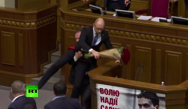 Masovna tučnjava u ukrajinskom Parlamentu, Screenshot Youtube