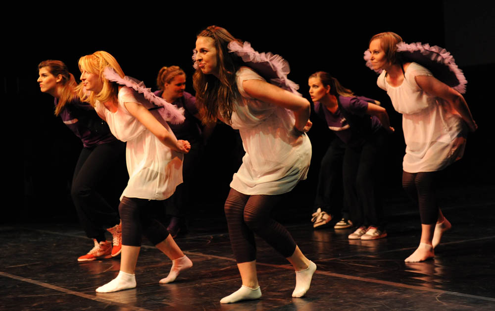 Zadar, 12.5.2012. snimio: Nenad Marčev
1. Zadarski plesni festival
(In memoriam Nives Šimatović-Predovan)
Dvorana Kazališta lutaka Zadar Zadar, 12.5.2012. snimio: Nenad Marčev
1. Zadarski plesni festival
(In memoriam Nives Šimatović-Predovan)
Dvorana Kazališta lutaka Zadar