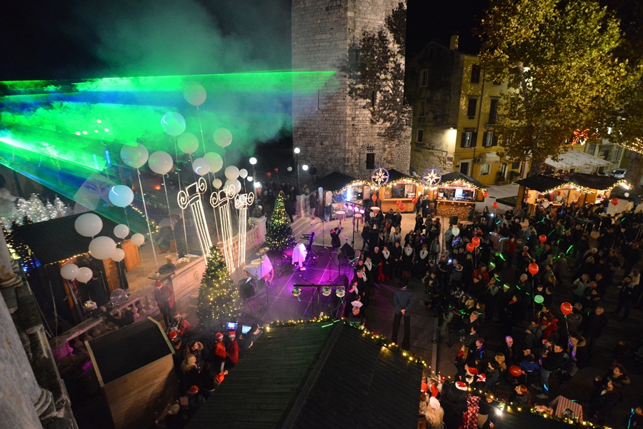 Započeo Advent u Zadru ; foto Iva Perinčić