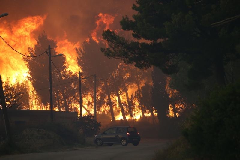 Žrnovnica: Vatra je sve bliže Splitu, nebo je prekriveno dimom Žrnovnica: Vatra je sve bliže Splitu, nebo je prekriveno dimom