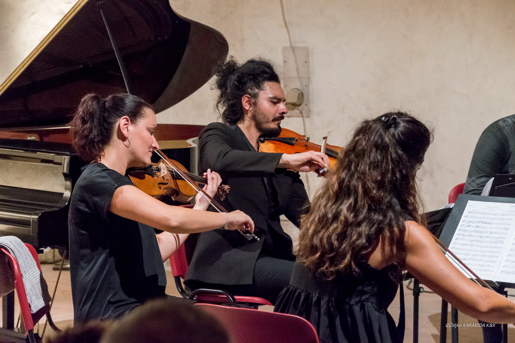 Synergia6 priredila spektakularan koncert  za kraj 57. Glazbenih večeri u Sv. Donatu