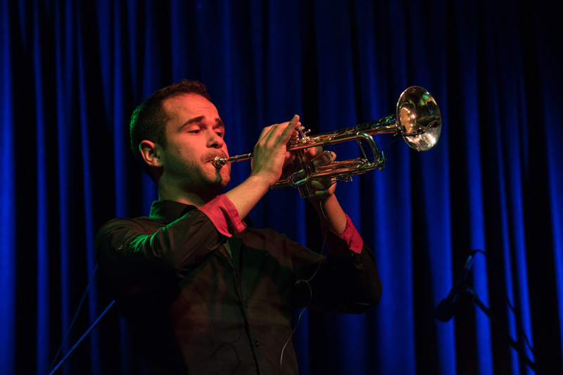 Esma Redžepova, prateći bend Folk Masters i gost Ibus Ibraimovski @ Arsenal Zadar Esma Redžepova, prateći bend Folk Masters i gost Ibus Ibraimovski @ Arsenal Zadar