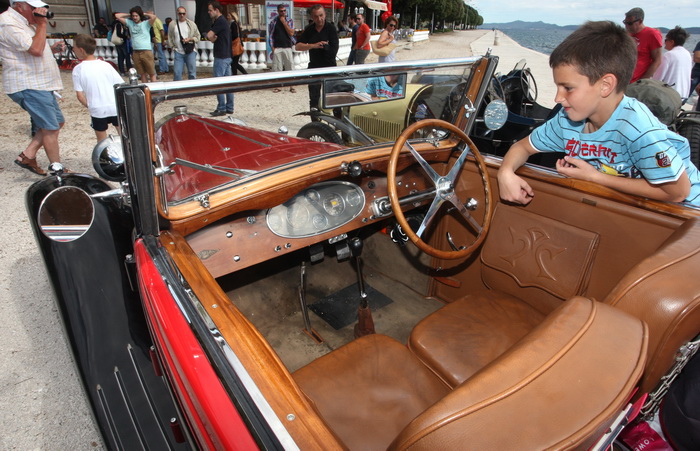 Zadar, 050612.
Oldtimer Rally “2Fast4You” na relaciji Ancona – Makarska – Dubrovnik – Zadar – Split odrzava se od 1. – 7. lipnja 2012. godine u organizaciji talijanske agencije “Solo Croazia” . Danas su sudionici rallya svoje limene ljubimce u posljepodne