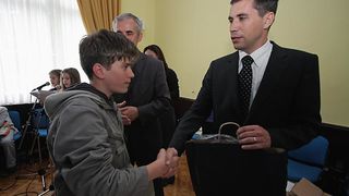 Image 1072215 (auto)