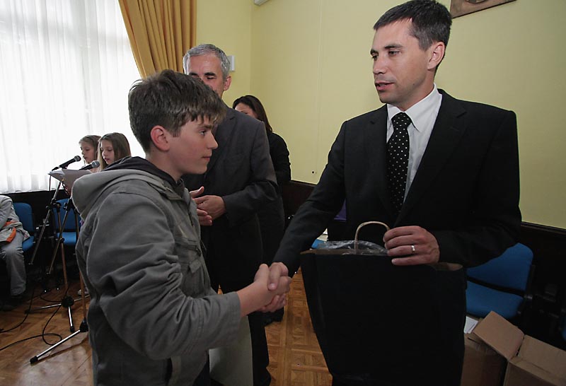 Image 1072215 (auto)