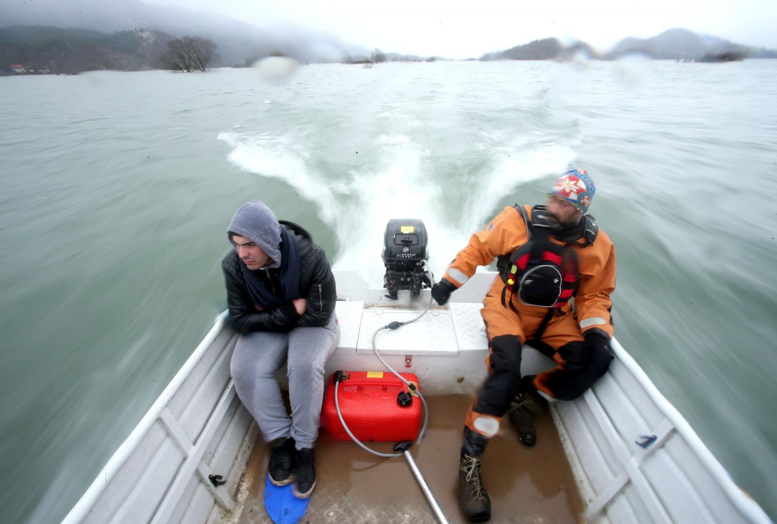 Na području Kosinja proglašeno izvanredno stanje obrane od poplava Na području Kosinja proglašeno izvanredno stanje obrane od poplava