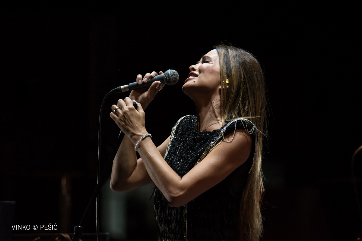 Severina oduševila nastupom na bazenu Ilirije u Biogradu na Moru