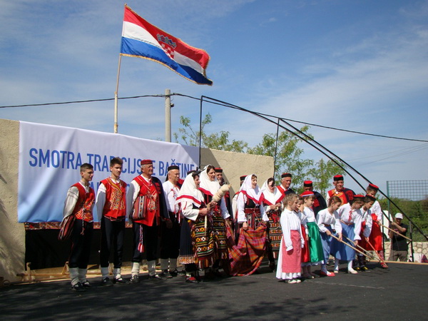 Galovac: Smotra  tradicijske baštine osnovnih i srednjih škola Zadarske županije. Foto: Marko Mane Ledenko